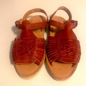 NWOT women’s Macarena Leather Sandal